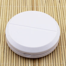 Laden Sie das Bild in den Galerie-Viewer, Der praktische Tablettenteiler, einfaches teilen deiner Tabletten